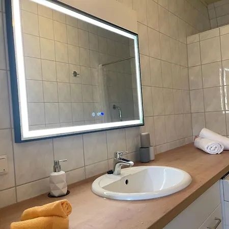 Mur Living Klein Daire *
